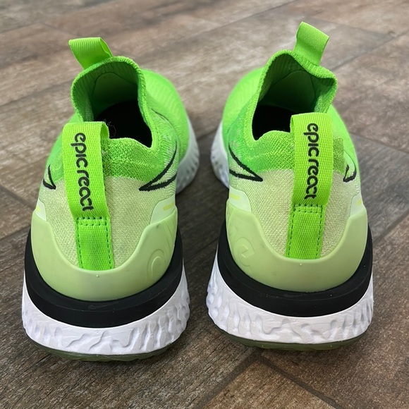 Nike Ladies Lime Green Running Shoes size 9 - Picture 10 of 10